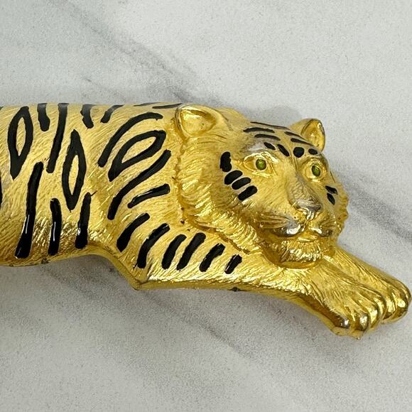 Vintage Tiger Belt Buckle Gold Tone Black Enamel Figural Green Eye Prowling ✨ main image 7